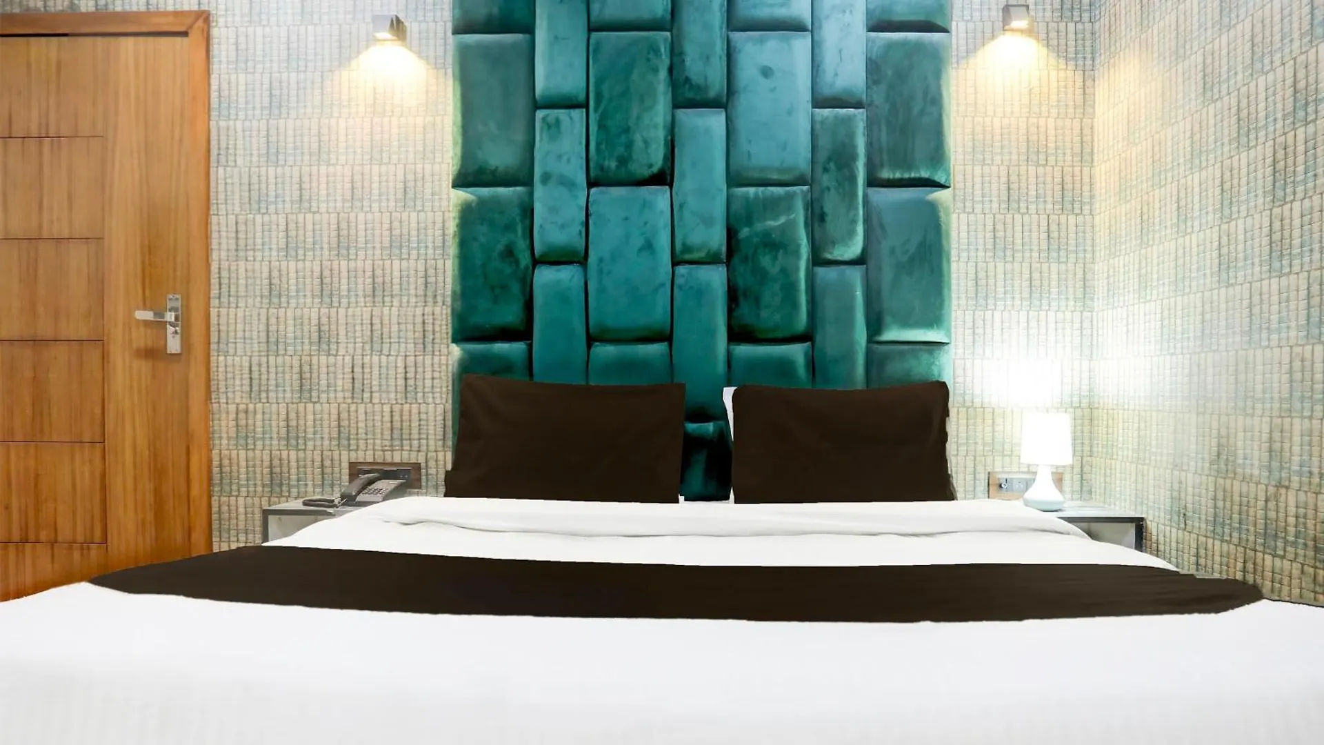 Fabhotel Jeet Stays Delhi  3*, Delhi (National Capital Territory of India)