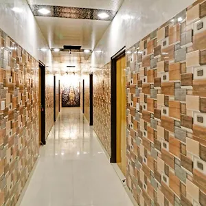 Hotel Collection O Qotel Peeragarhi, Delhi (National Capital Territory of India)
